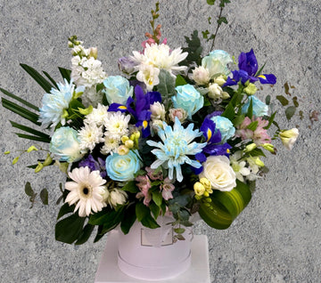 blue and white roses and chrysanthemum hatbox