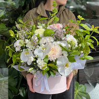 beautiful-hatbox-flower-arrangement